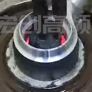 感應淬火設備在對鋼鐵件進行淬火回火的過程中，需要注意哪些方面？